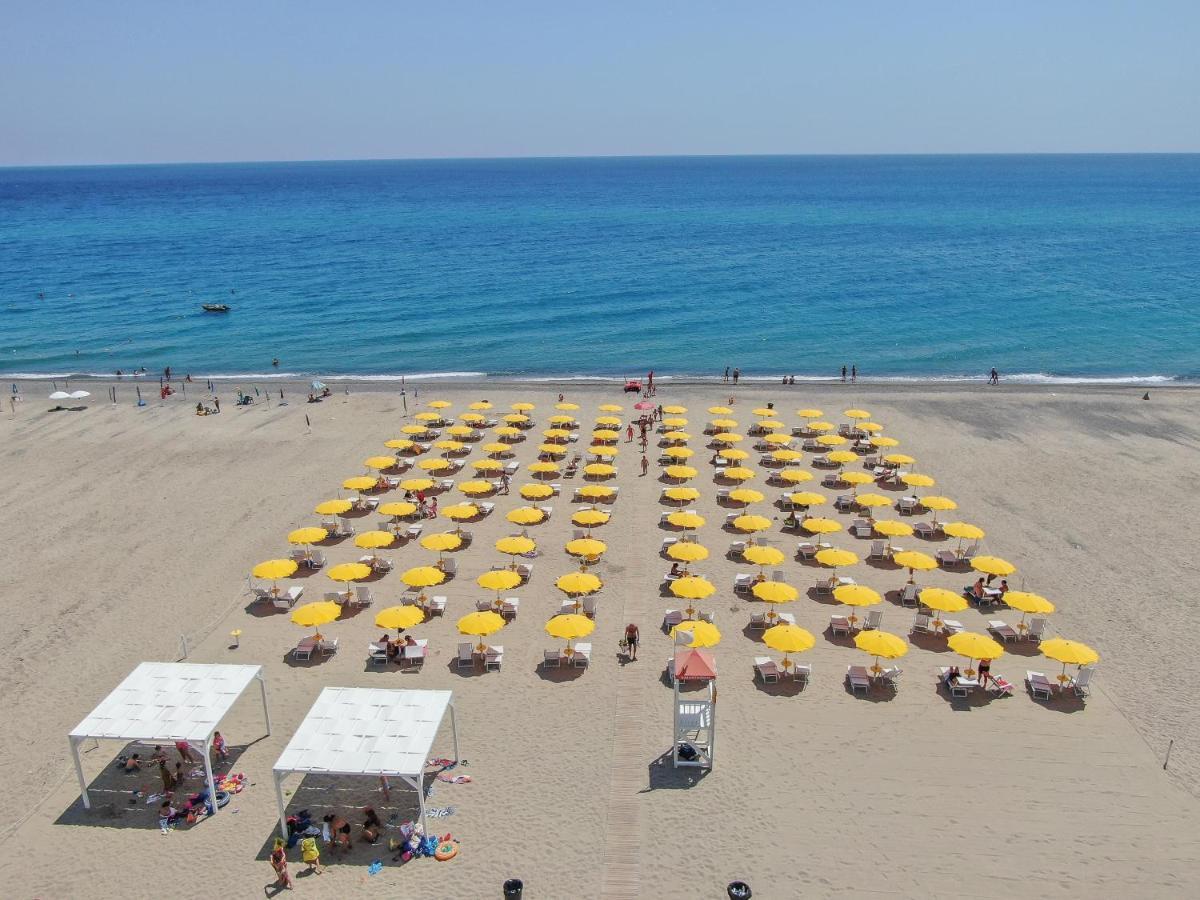 Bluriva Hotel Cirò Marina Zewnętrze zdjęcie