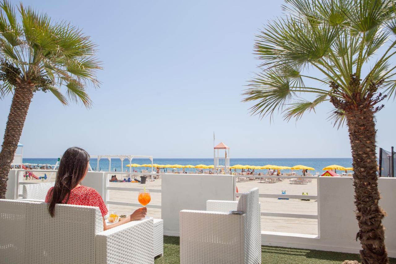 Bluriva Hotel Cirò Marina Zewnętrze zdjęcie