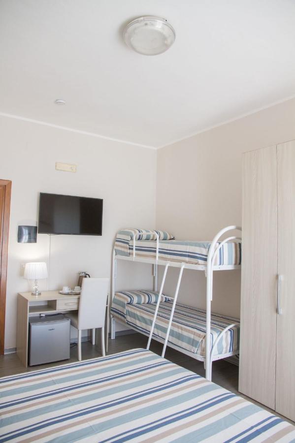 Bluriva Hotel Cirò Marina Zewnętrze zdjęcie